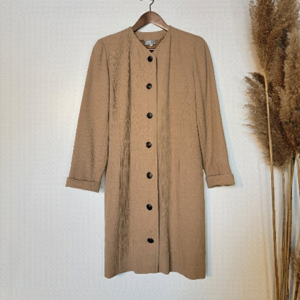 MILA Schön. Vintage button up 100% lana wool dress/blazer. Tan color. Size 42.